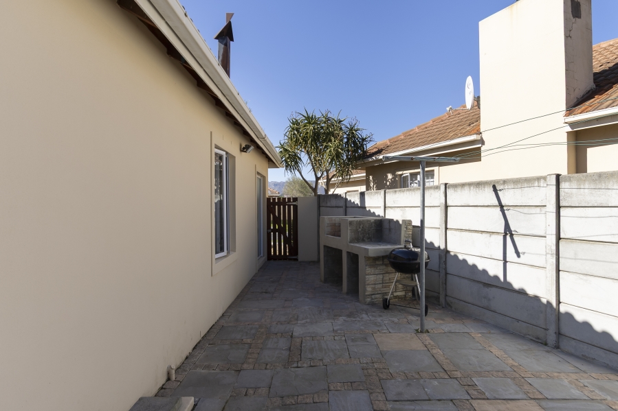 2 Bedroom Property for Sale in Strand Central Western Cape